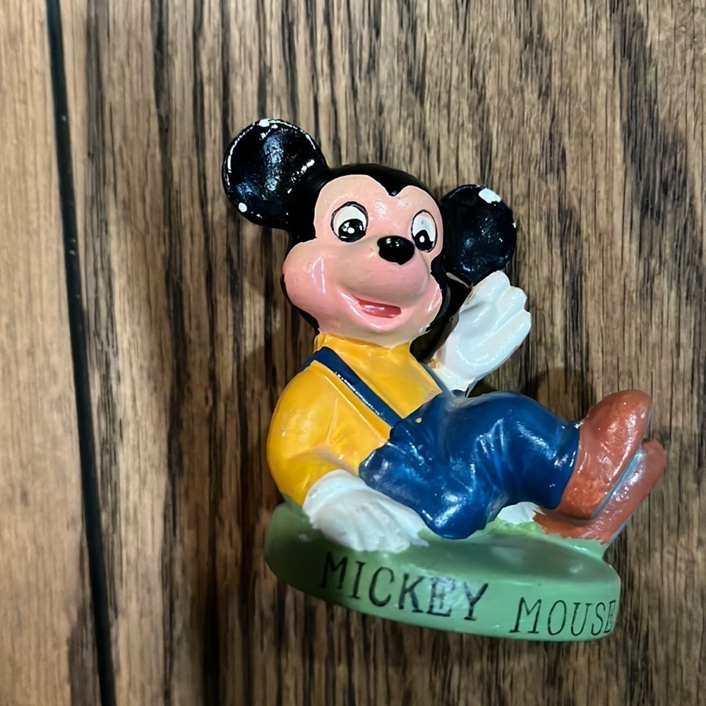 Mickey Mouse vintage statue 💙